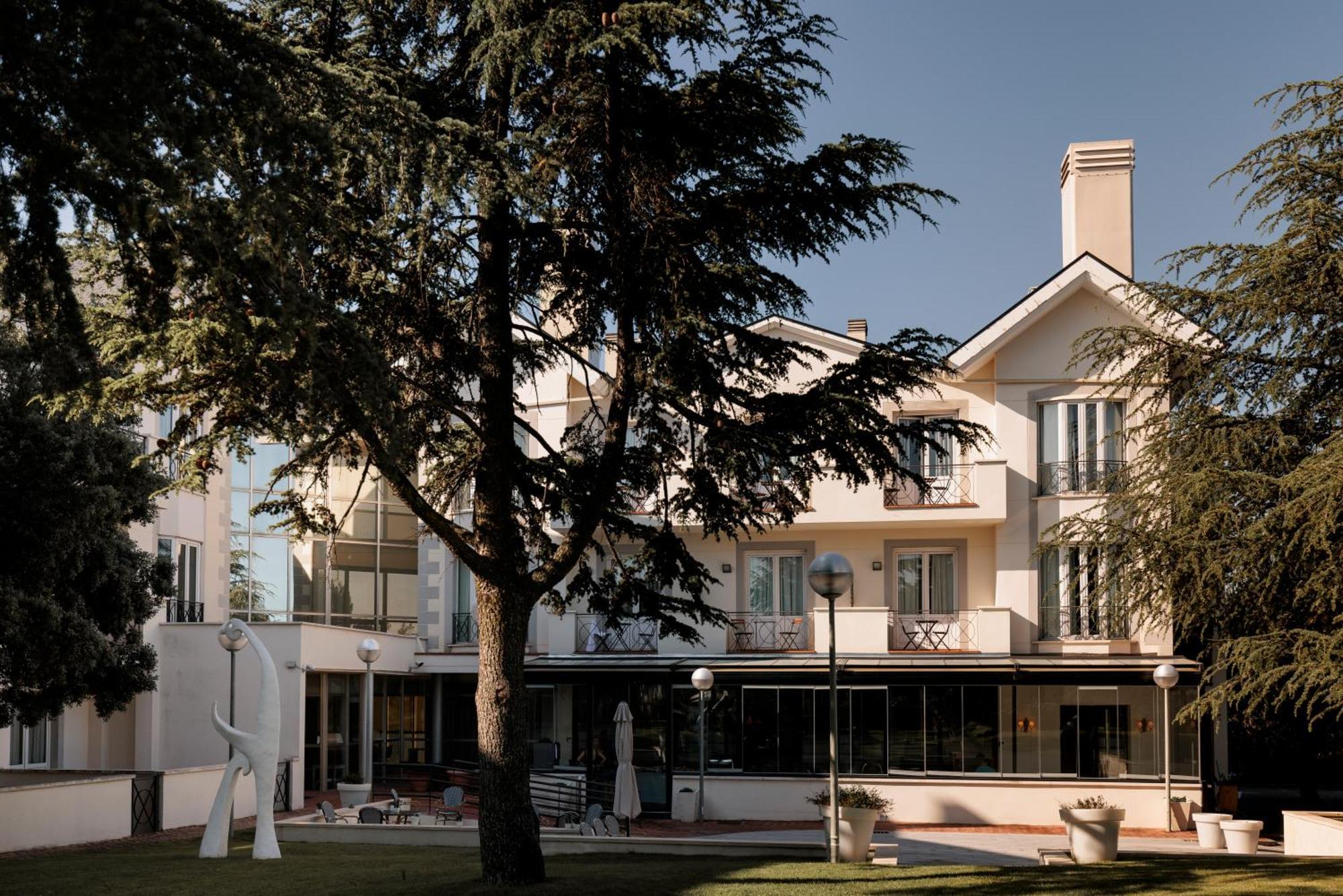 Hotel Pax Torrelodones Exteriör bild