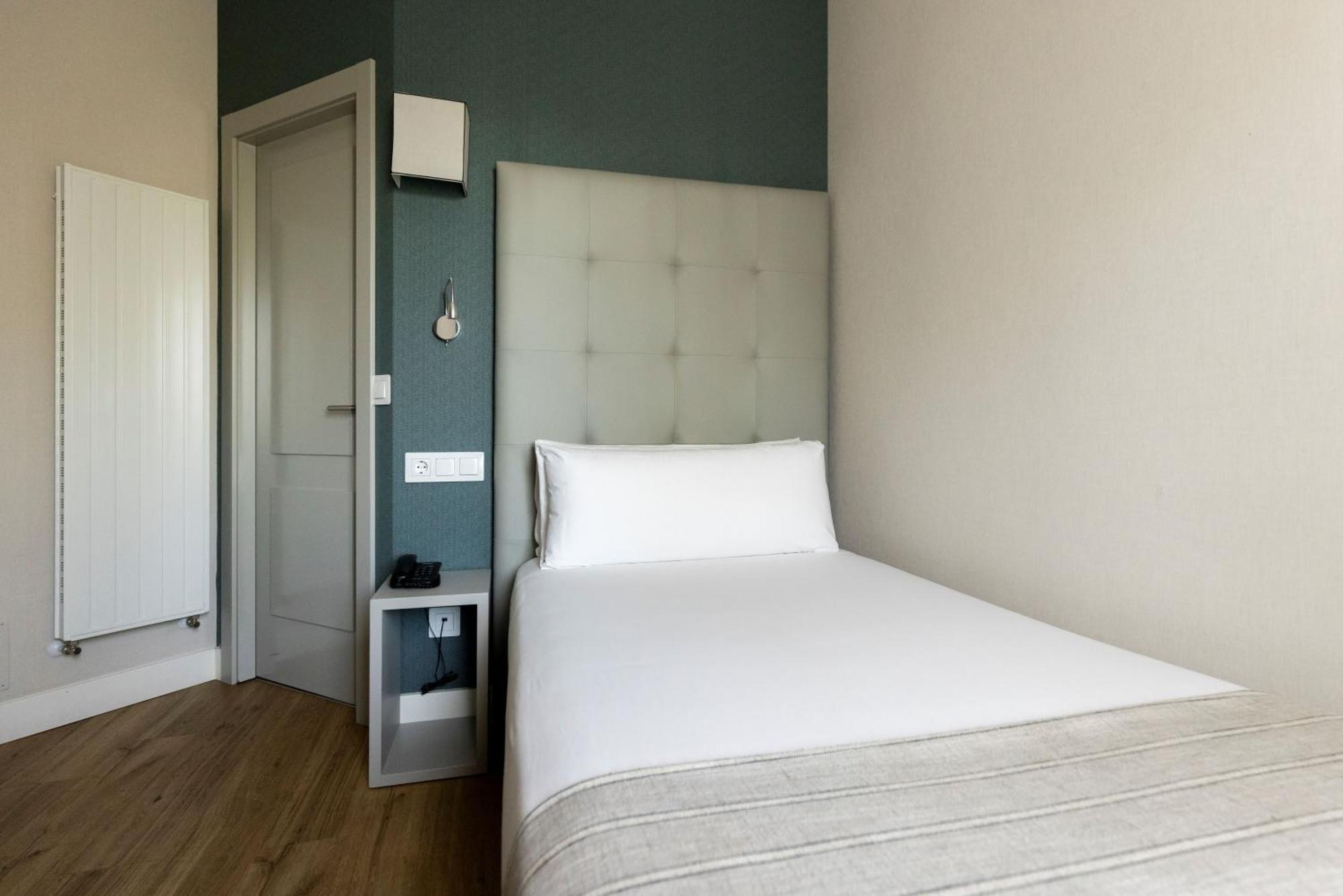 Hotel Pax Torrelodones Exteriör bild