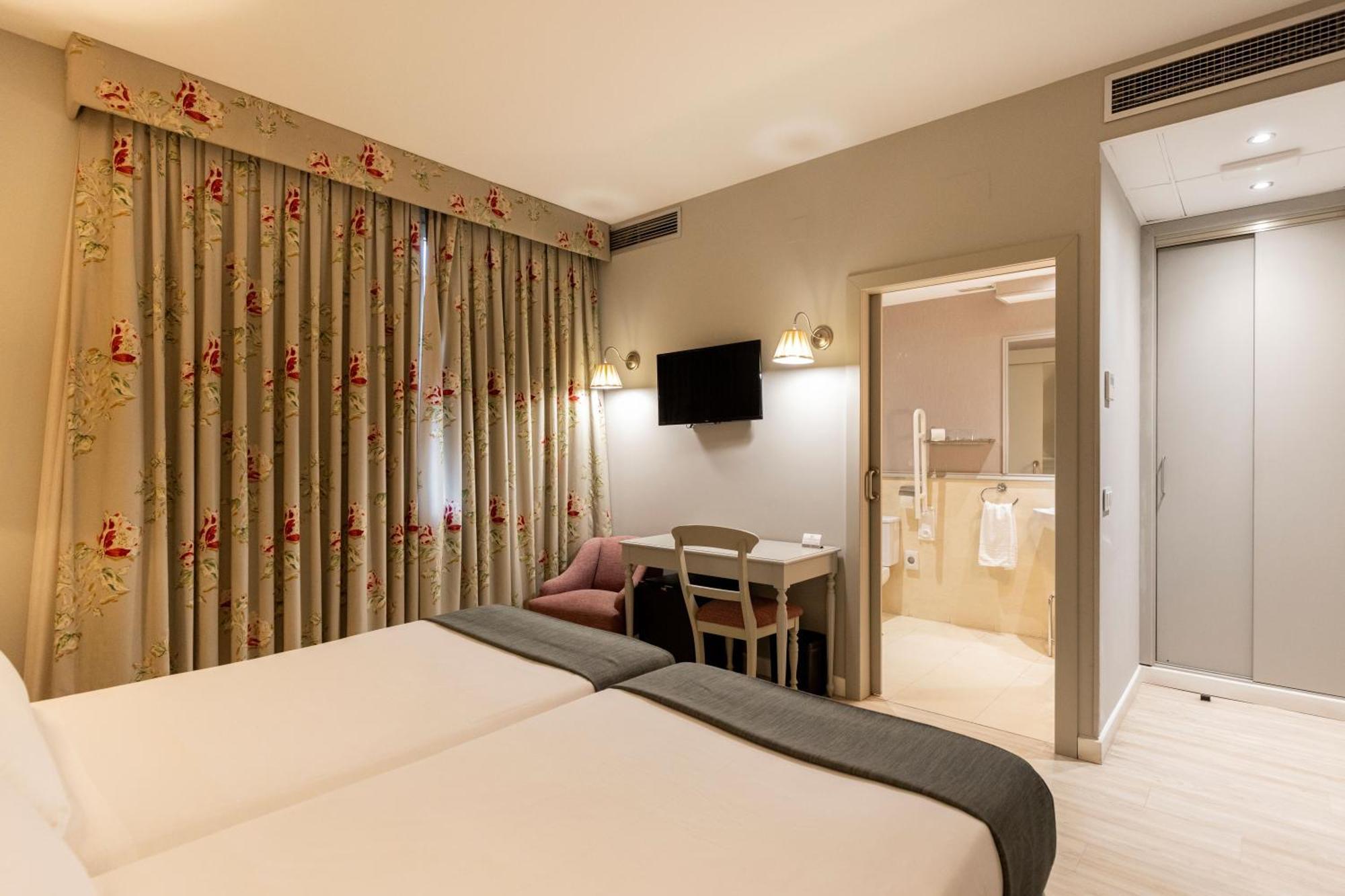 Hotel Pax Torrelodones Exteriör bild