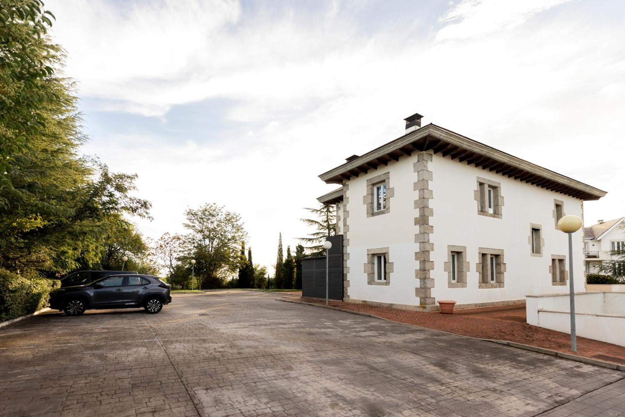 Hotel Pax Torrelodones Exteriör bild