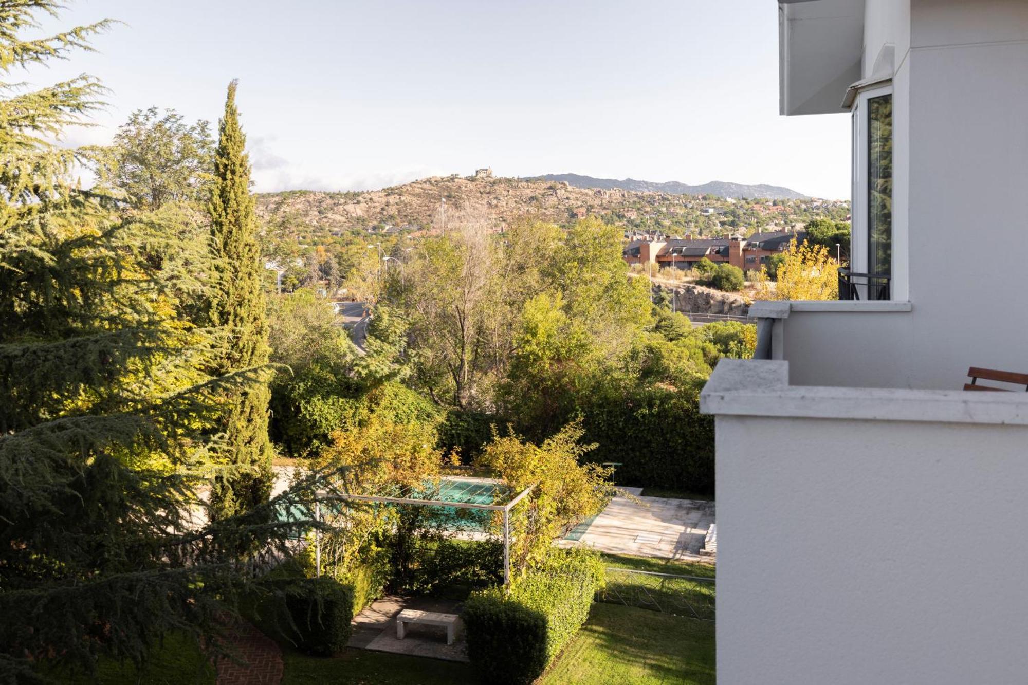 Hotel Pax Torrelodones Exteriör bild